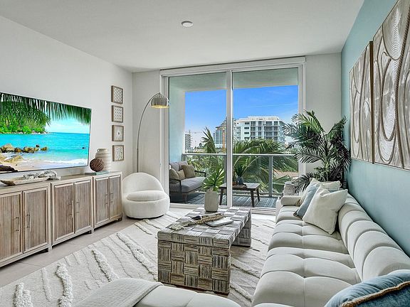 5th image of 401 N Birch Road #702