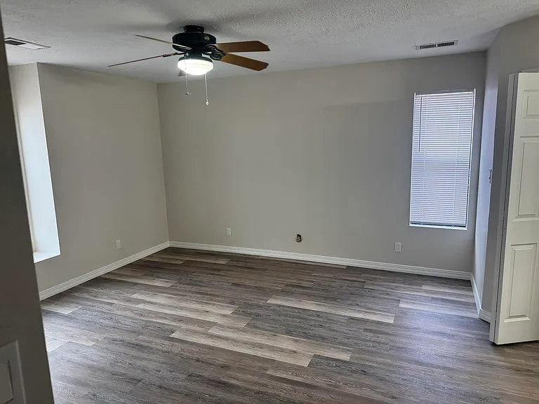 4765 Limestone Dr NE — Photo 23