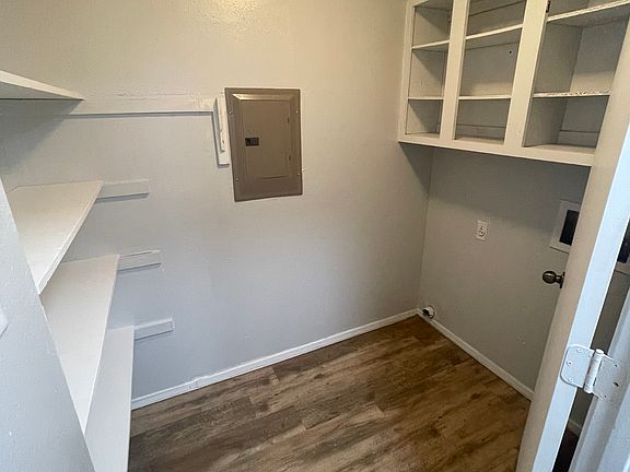 2nd image of 501 Tammy Lynn Dr APT 4