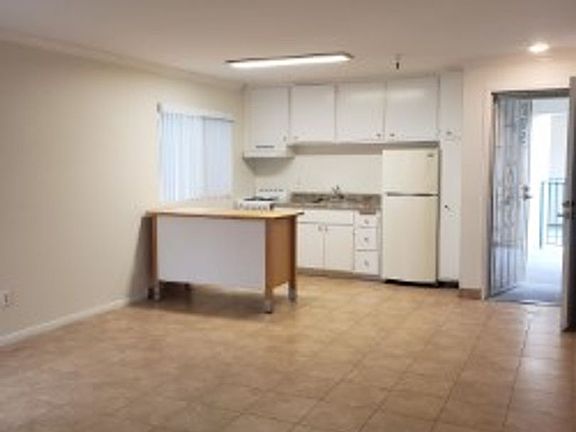5th image of 1050 Essex St APT 205