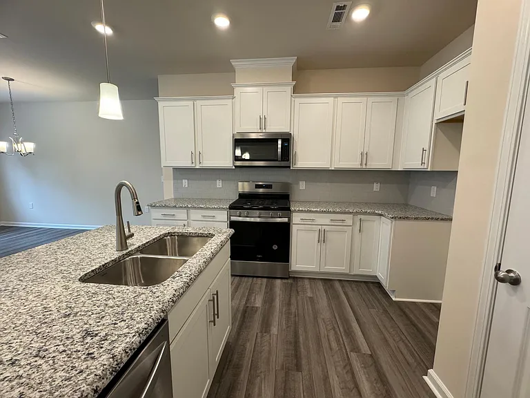 877 Falls Grove Trl — Photo 4