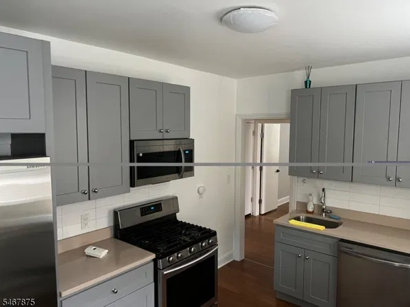 24 E Price St, Linden, NJ 07036