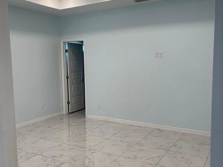 2904 Zeb Dr — Photo 5