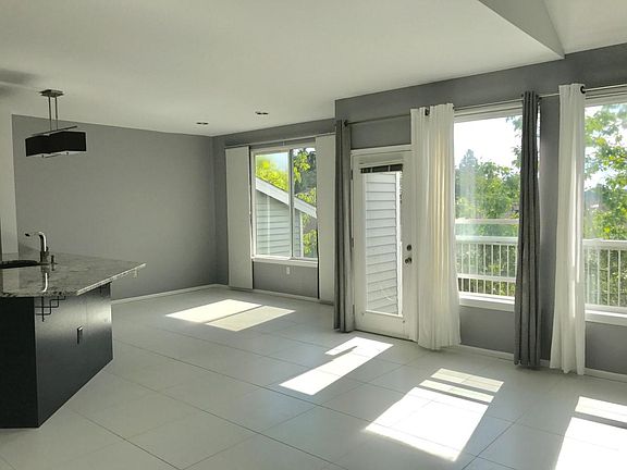 Tons of natural light.