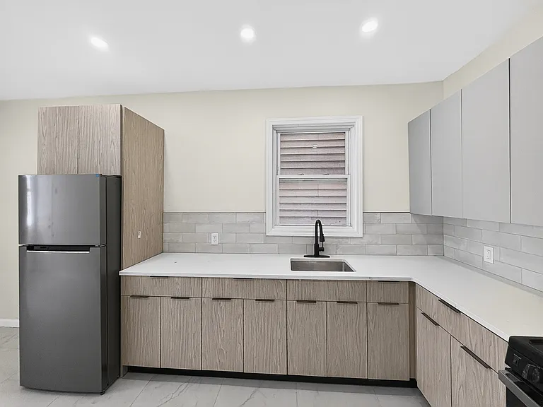 345 Walnut St #3R — Photo 31