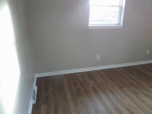 3rd image of 912 Bordallo Dr