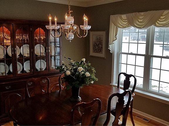 5th image of 41 Wren Field Ln