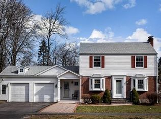 4 Surrey Ln, Natick, MA 01760