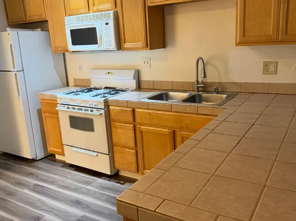 1100 Evelyn Ln APT B, Sacramento, CA 95864