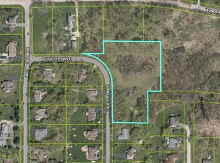 3910 Schuette Dr, Wonder Lake, IL 60097