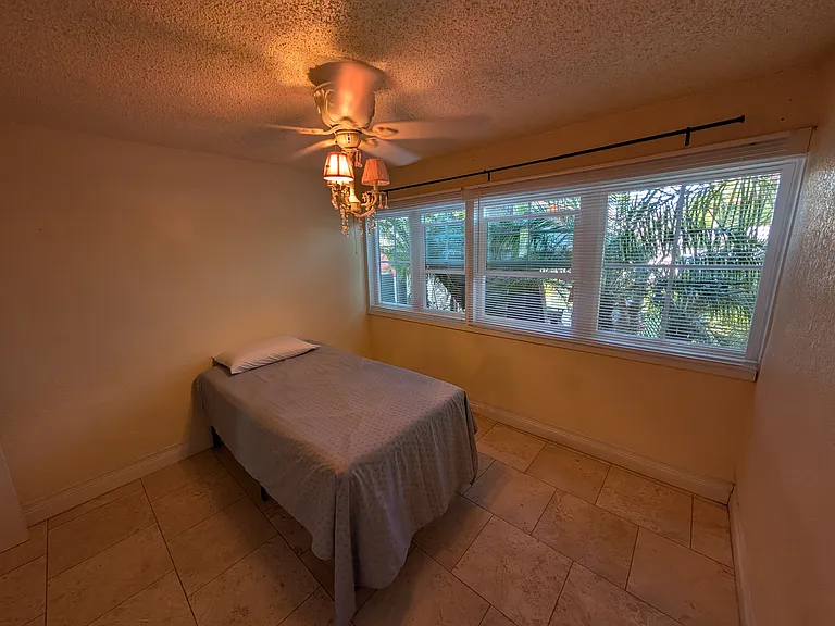 1330 N Arthur Ave — Photo 19