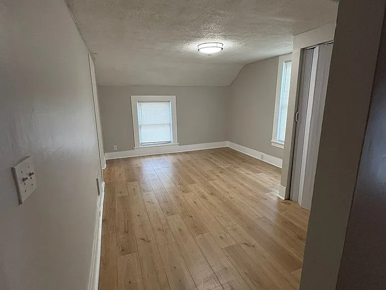 145 Hamilton Ave — Photo 2