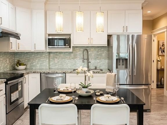 4th image of 5080 Dunbar St #8