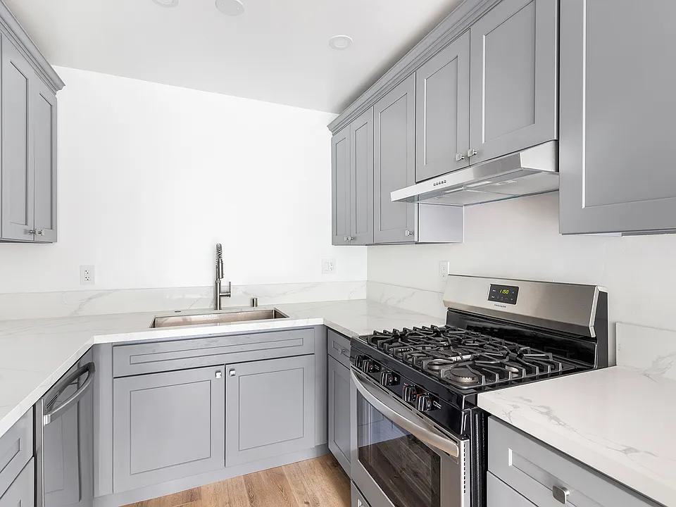 2448 Hancock St #2