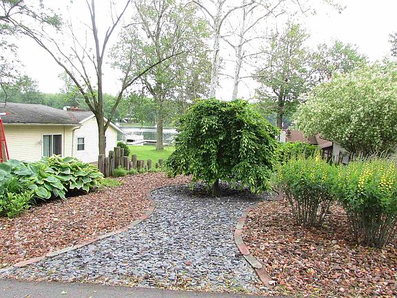 3rd image of 5921 S Woodstrail Dr