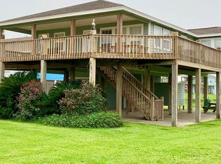 2215 Oyster St, Crystal Beach, TX 77650