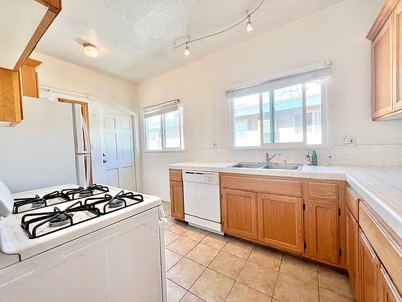 4th image of 1141 S Oakhurst Dr #1/2