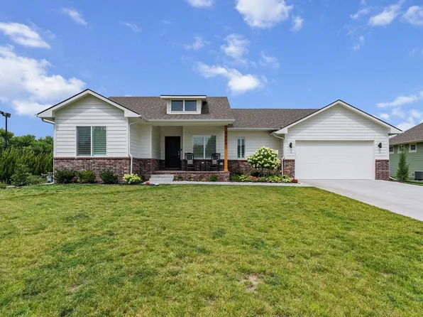 5009 N Lake Breeze Ct, Bel Aire, KS 67226