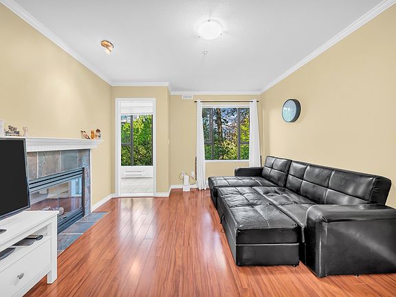 2nd image of 175 E 10th St #210