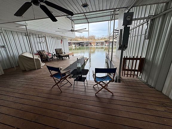 3rd image of 2141 Park Rdg #20