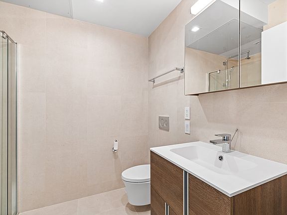 5th image of 369 Manhattan Ave #1