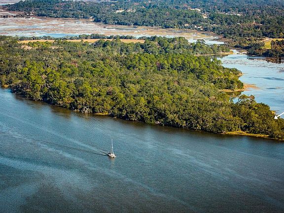 2nd image of 160 Crane Island Dr
