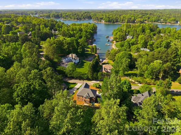 131 Normandy Rd, Mooresville, NC 28117