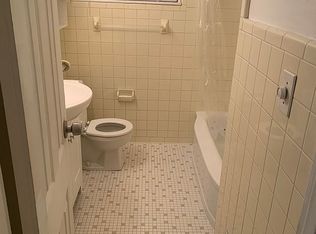 25200 Leach St, Roseville, MI 48066