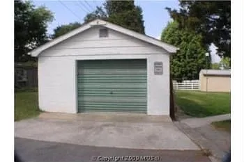 83 Clarence Dr photo 1