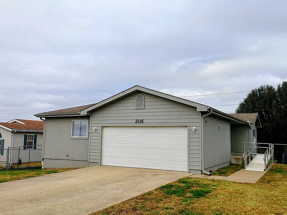 206 SE 40th Ter