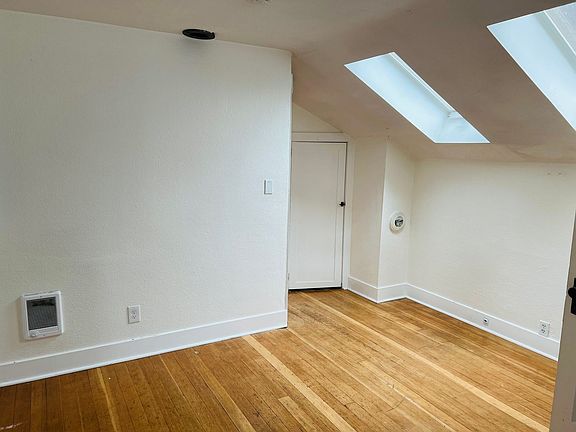 5th image of 3832-3834 N Albina Ave #3832