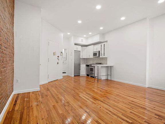 5th image of 316 W 101st St APT 4B