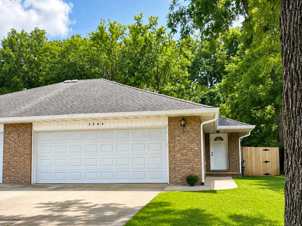 3204 W Greenwood St, Springfield, MO 65807