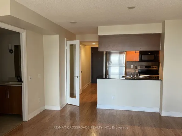 25 Viking Ln, Toronto, ON