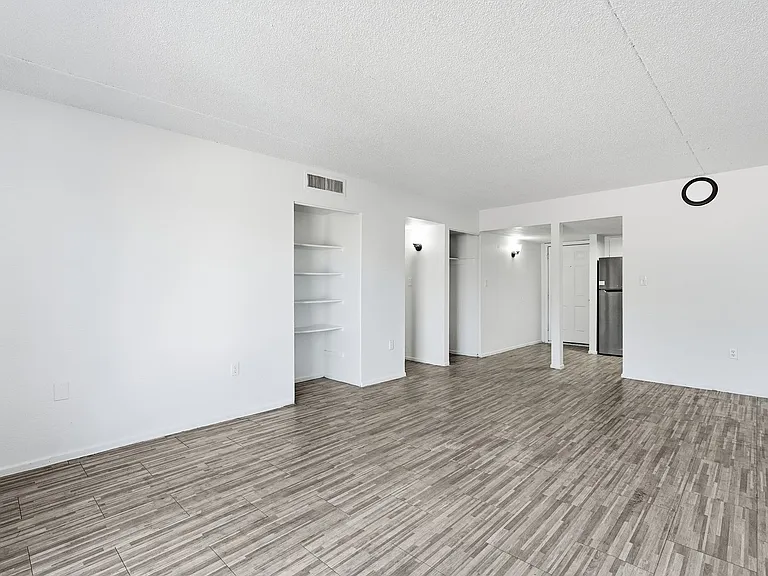 7232 N 27th Ave — Photo 28
