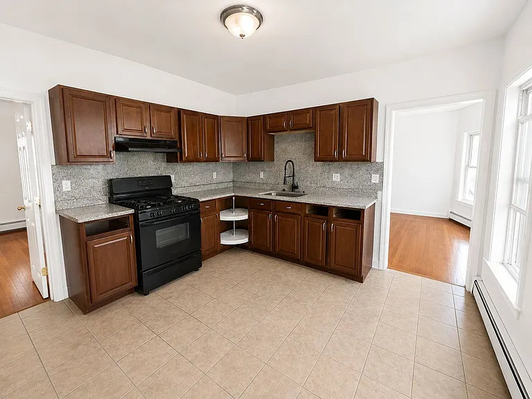 118 Vernal St #2 — Photo 1