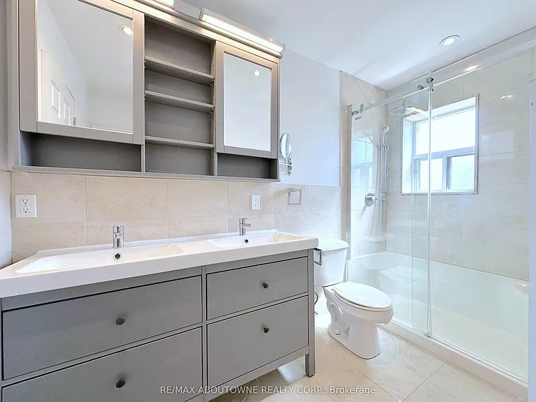 135 Allan St #310 — Photo 12