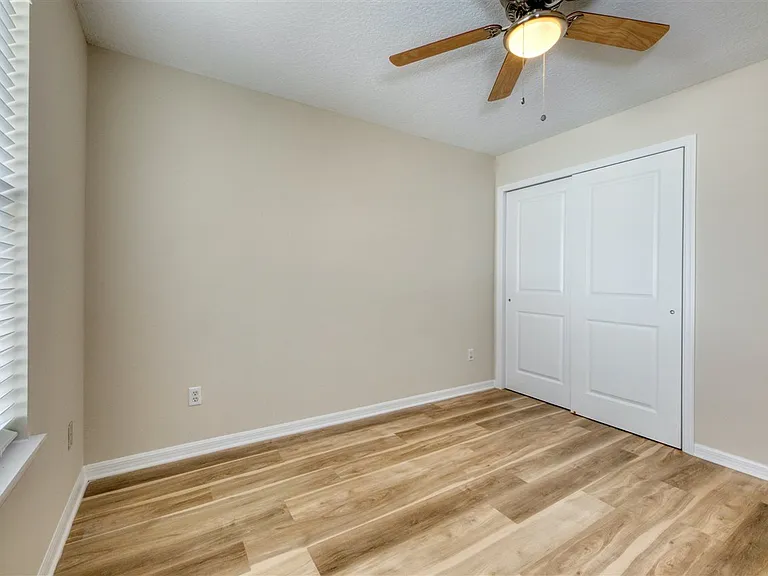 203 E St — Photo 26