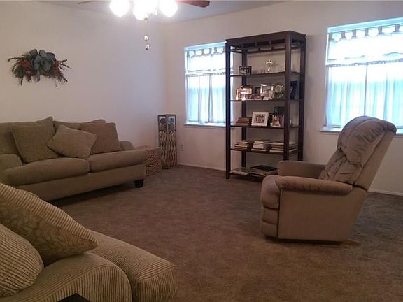 2nd image of 705 S Holiday Dr