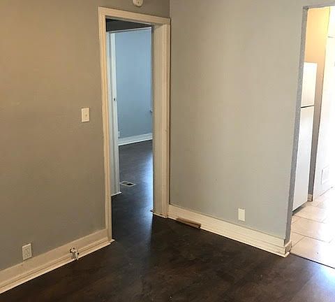 5th image of 525 SW 24th St APT 2