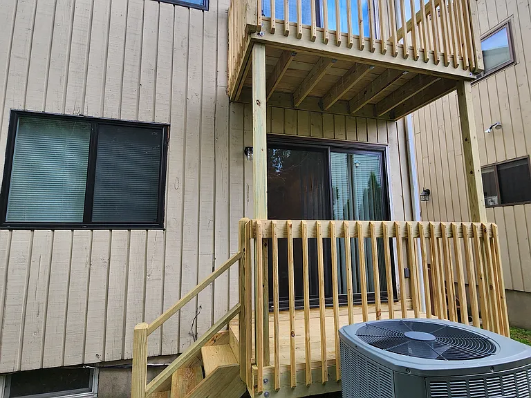60 Wolfpit Ave #1B — Photo 17