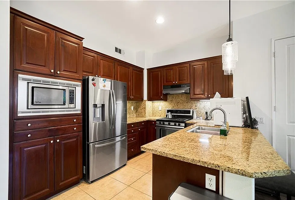 3 bed, 1780 sqft, $4,300 — Photo 2