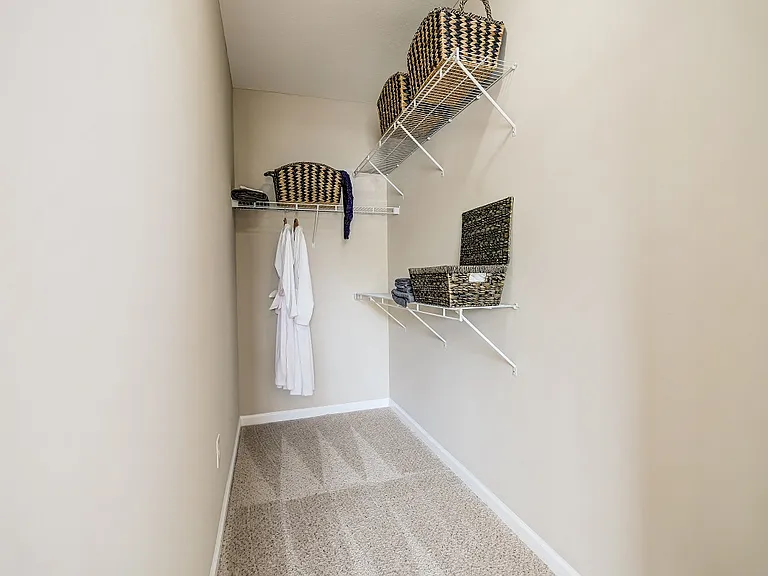 Clifton Park Apartment Homes — Photo 15