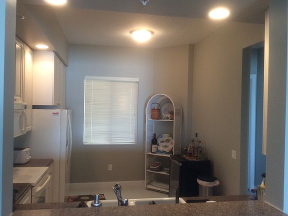 5th image of 4 Harbour Isle Dr E Unit 301