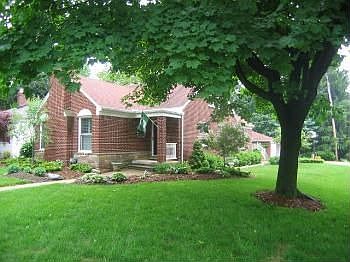 3rd image of 33925 Macomb Ave