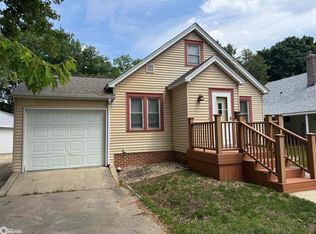 216 N 12th St, Clear Lake, IA 50428