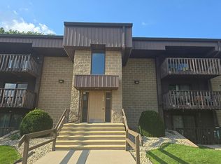 1472 N Rock Run Dr APT 3D, Crest Hill, IL 60403