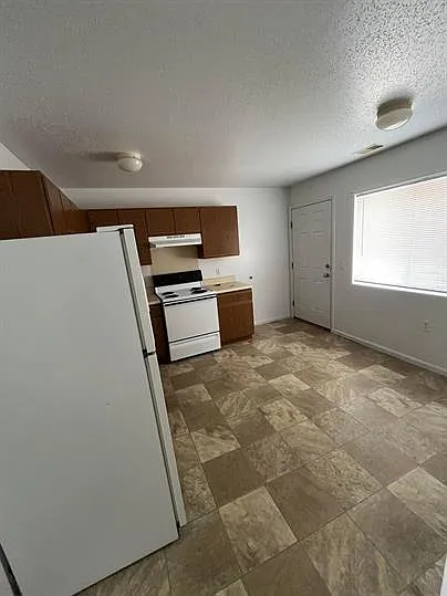 330 W Cherry St #Y23 — Photo 4