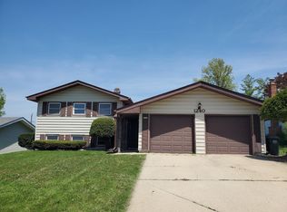 1240 Glen Ln, Hoffman Estates, IL 60169