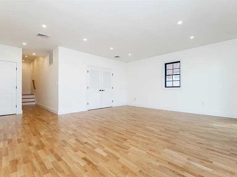 165 Campbell Ave #2 — Photo 42